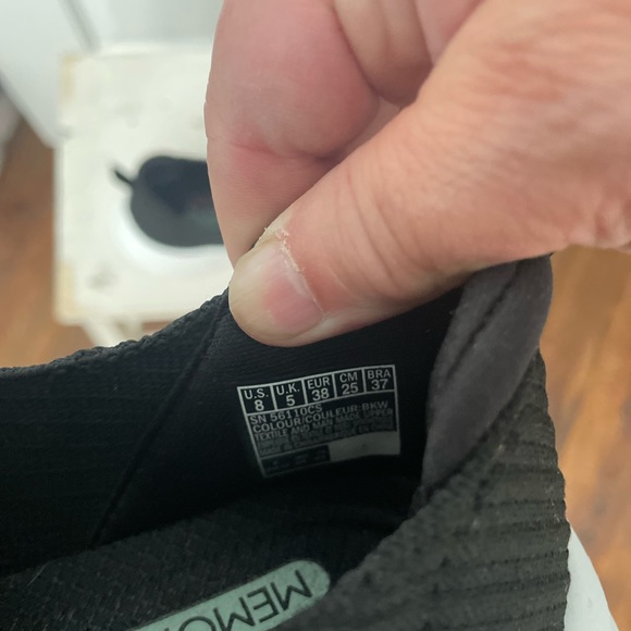 Sketchers women’s slip on shoe size 8 - Picture 4 of 4